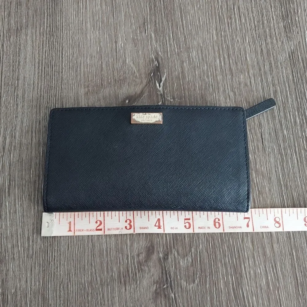 Classic Kate Spade Bifold Snap Wallet